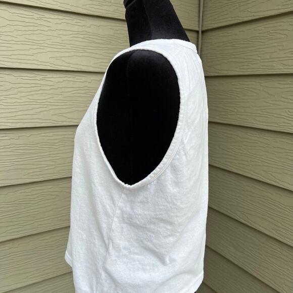 Gap Tank top, white, scoop neck with GAP logo on front, women's size XS - Picture 4 of 5